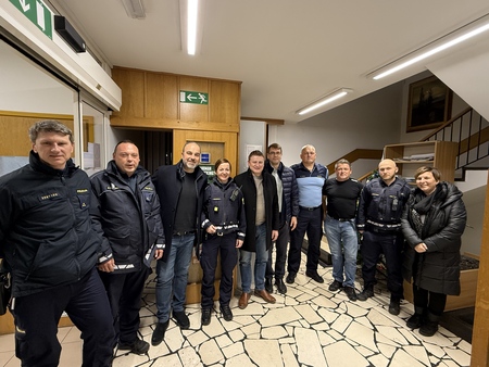Obisk dežurnih služb na Ravnah (33)
